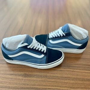 Van’s “Old Skool” Shoe 
**Womans size 9